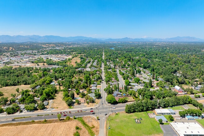 The mountains and panorama scenery can be enjoyed from almost anywhere in Bonnyview.