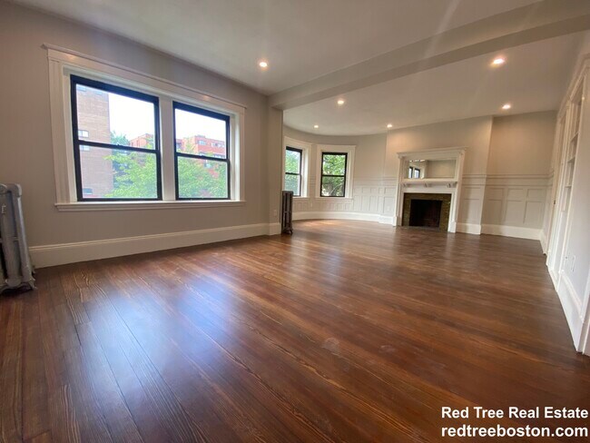 1855 Beacon St unit 2, Brookline, MA 02445 - photo 3