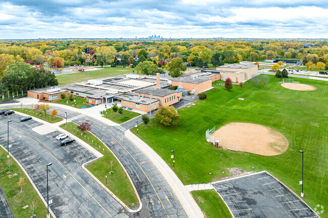 Island Lake Elementary School offers a large playground and extra-curricular space.