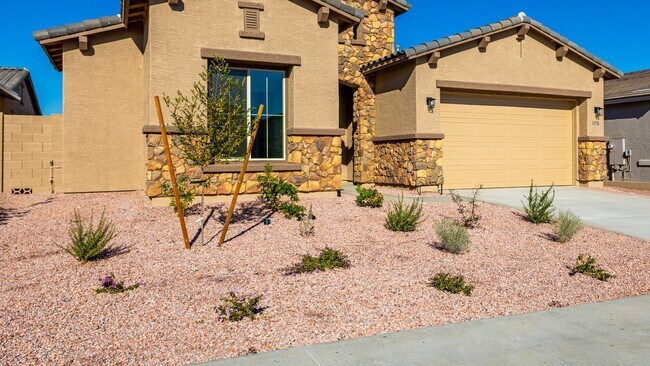 20276 W Catalina Dr, Buckeye, AZ 85396 - photo 2