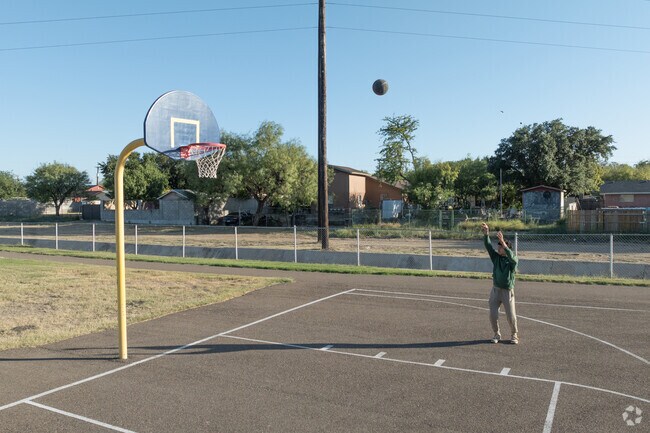 You can shoot hoops at Kelso Park in Eagle Pass.