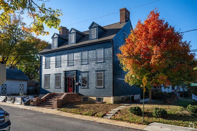 There are homes in all shapes and sizes in Annapolis.