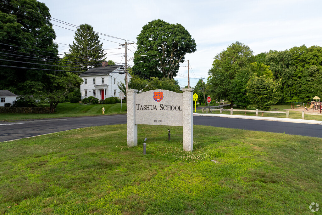 Tashua School is a public school.
