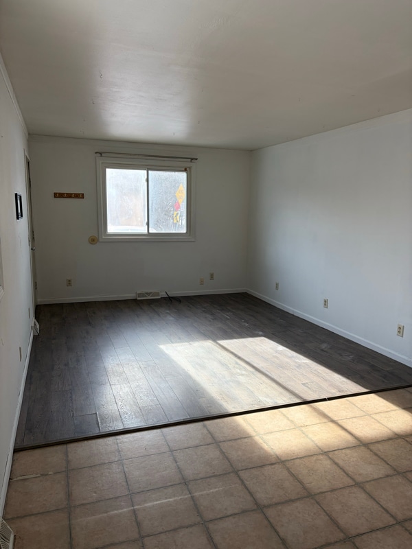 36564 Bismark Rd, New Boston, MI 48164 - photo 3