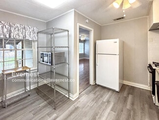 208 Florence Dr, Austin, TX 78753