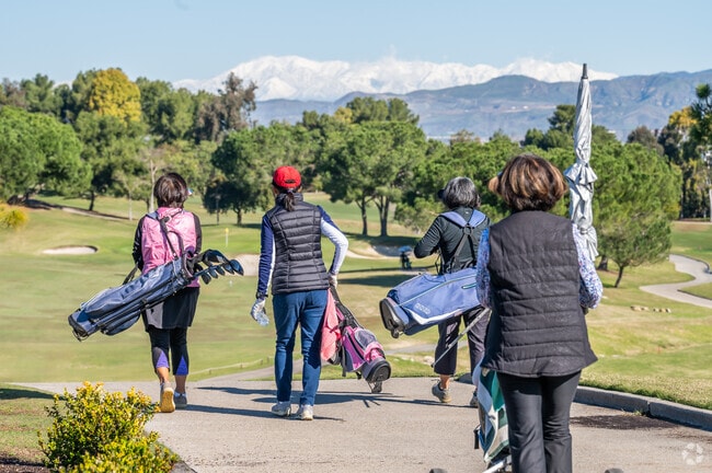 Aliso Viejo Country Club members are getting ready for their round of golf.