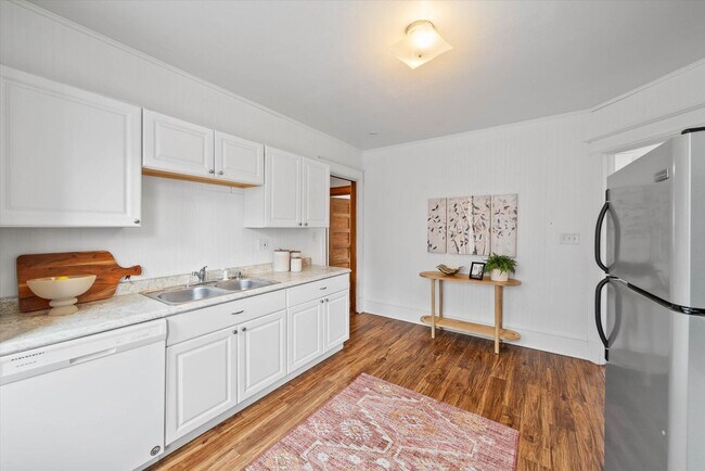 2856 N Frederick Ave unit 2858, Milwaukee, WI 53211 - photo 7