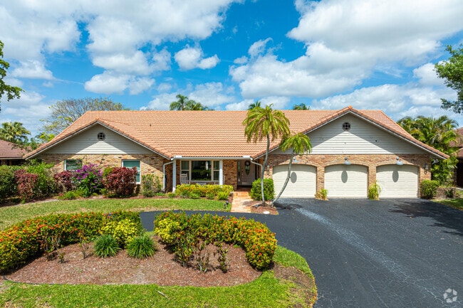 You will find big ranch-style homes with three garages in Cypress Run.