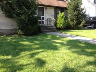 17 Wright St, Woodbridge Township, NJ 08830