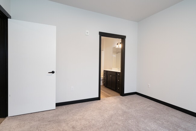 The Trailhead, Sedro Woolley, WA 98284 - photo 4