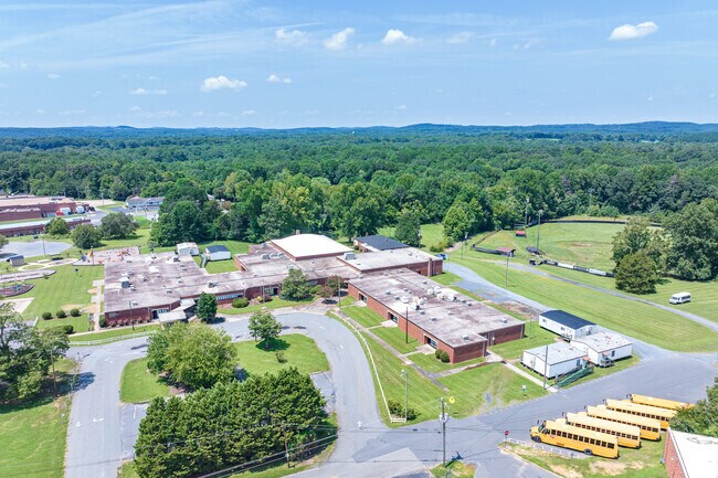 Ramseur Elementary School receives a GreatSchools Rating of 3.