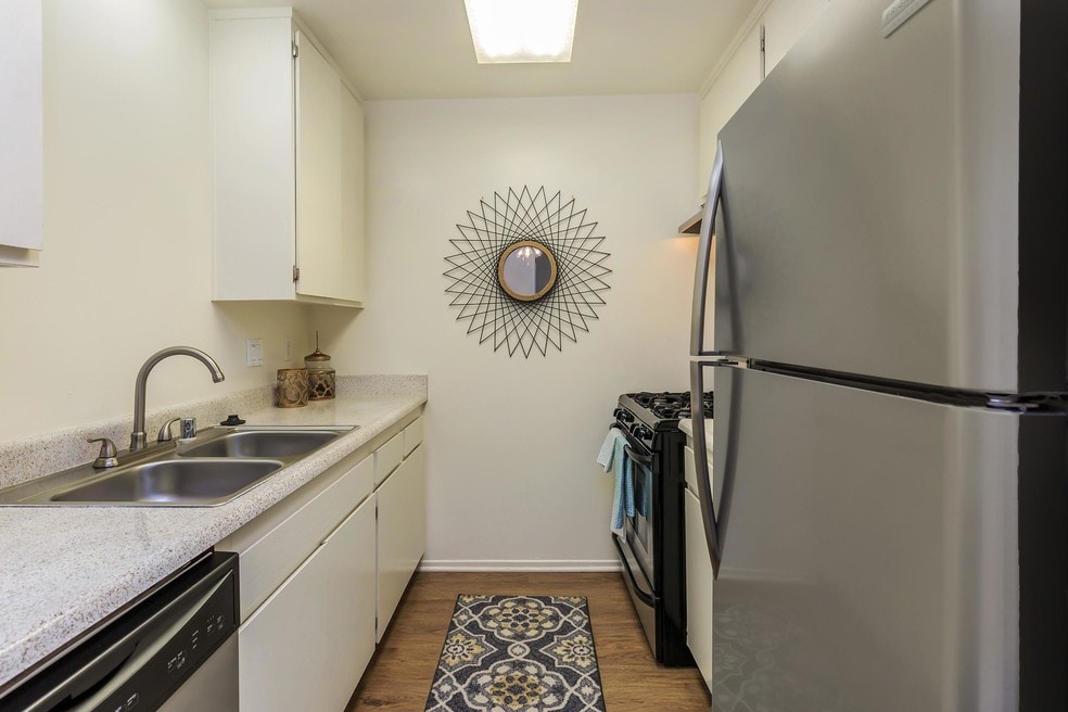 Upland Village Green, Upland, CA 91786 - photo 1