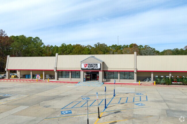 Retail shops and casual dining are easy to find throughout Watson.