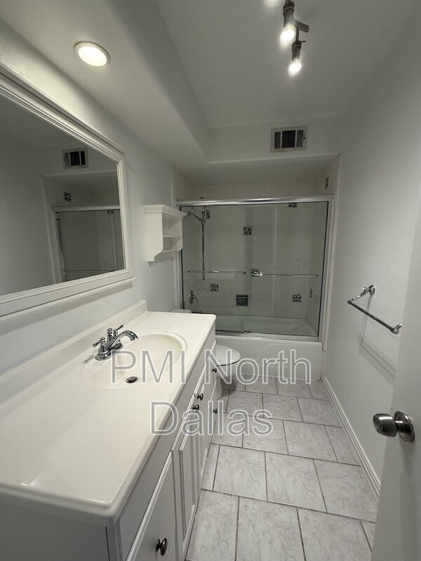 7904 Royal Ln unit 227, Dallas, TX 75230 - photo 5