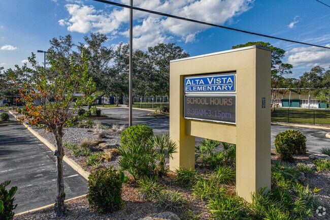 Located in Sarasota, Alta Vista Elementary School is an above average, public school.