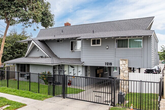 Richfield Apartments, Paramount, CA 90723 - photo 2