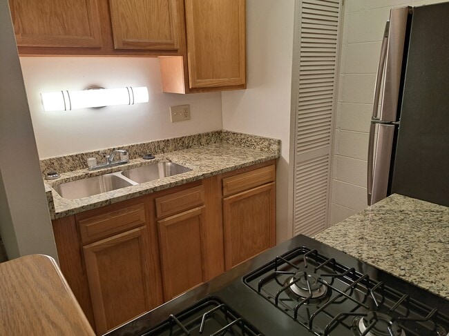 1836 N Star Rd unit H, Columbus, OH 43212 - photo 4