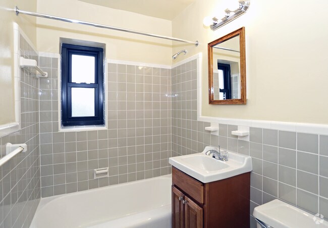 Franklin Manor, Bloomfield, NJ 07003 - photo 5