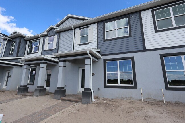 1363 Mount Royal Dr, Saint Cloud, FL 34771 - photo 6