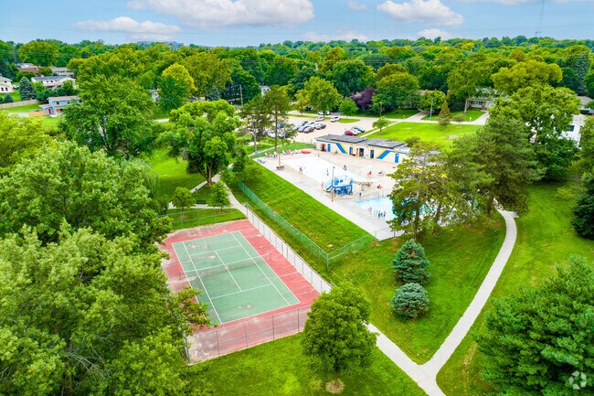 Deer Ridge Park in Leawood West features a pool, tennis courts, playground, and more.