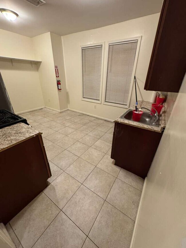 209 21st St unit 2, Irvington, NJ 07111 - photo 3