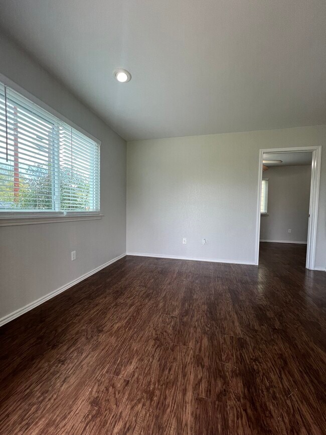 1640 Post Rd unit A, San Marcos, TX 78666 - photo 3