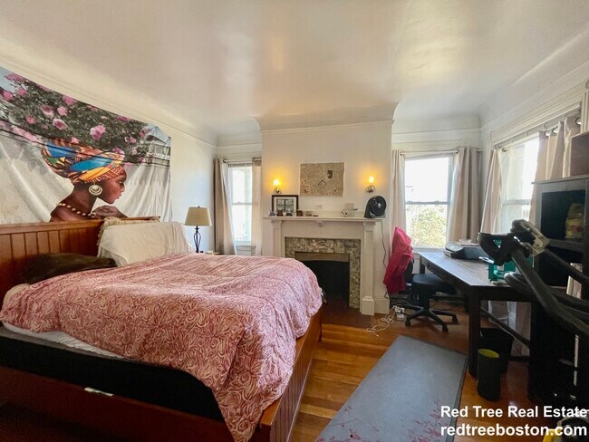 150 Babcock St unit 1, Brookline, MA 02446 - photo 6