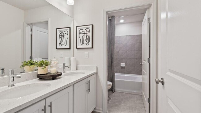 8 Comes Ridge Ct, Rosedale, MD 21237 - photo 5