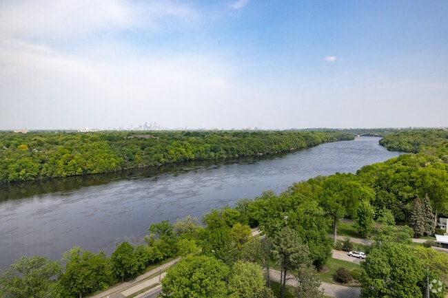 2BR, 2BA - 1,434SF - View
