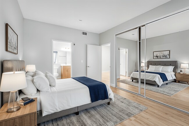 Noho Huston, Los Angeles, CA 91601 - photo 6