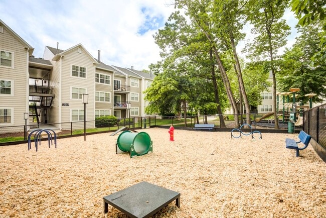 The Knoll at Fair Oaks, Fairfax, VA 22033 - photo 5