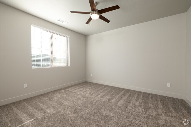 3BR, 2BA - 1,167SF - Primary Bedroom