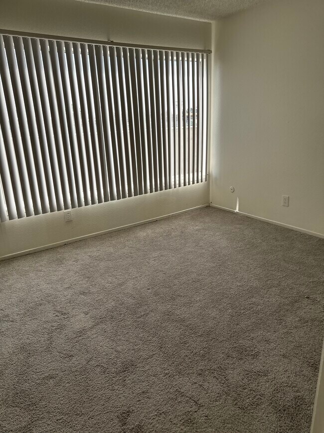 14106 Cerise Ave unit 3, Hawthorne, CA 90250 - photo 4