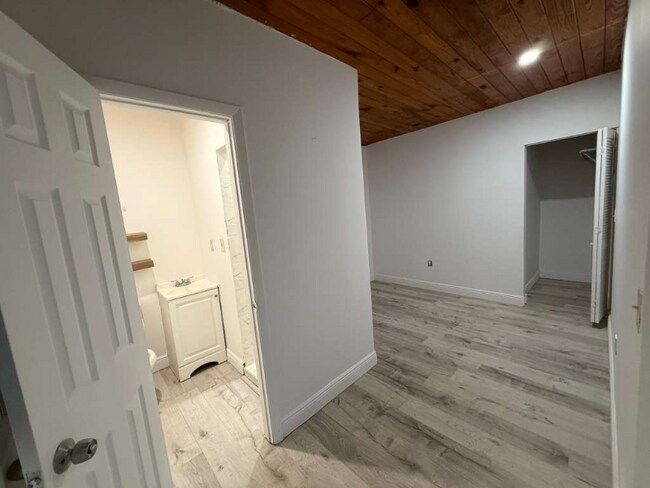 3033-3033 NW 15th St unit 3031 UNIT C 1ST FLOO, Miami, FL 33125 - photo 4