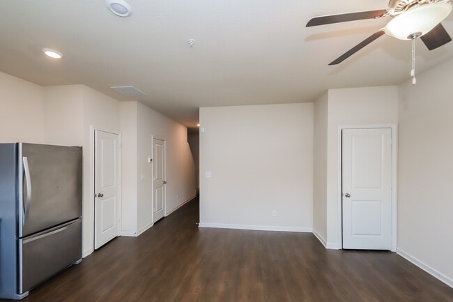 1206 Highwood Lane, East Point, GA 30344 - photo 5