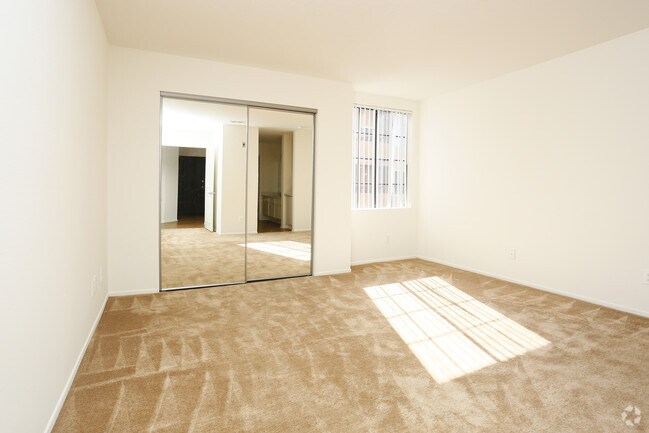 Encino Palms Apartments, Encino, CA 91316 - photo 2