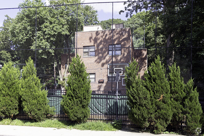 Yeshiva Ohavei Torah is the right fit for a family that's looking for excellence in education.