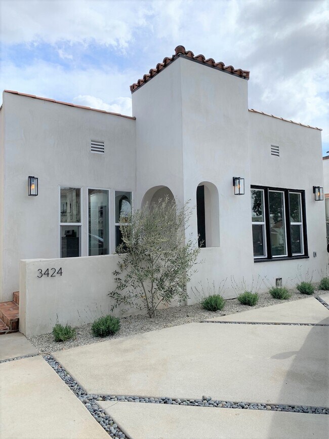 3424 Edgehill Dr Unit 3424, Los Angeles, CA 90018