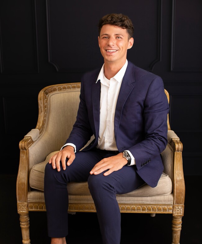 Agent Photo