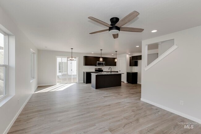 10851 Rutland St, Caldwell, ID 83605 - photo 7