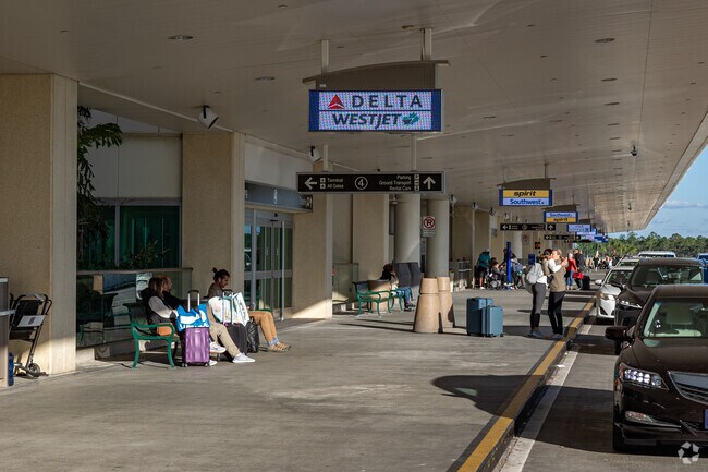 Quail West residents are about 25 minutes from RSW International Airport.