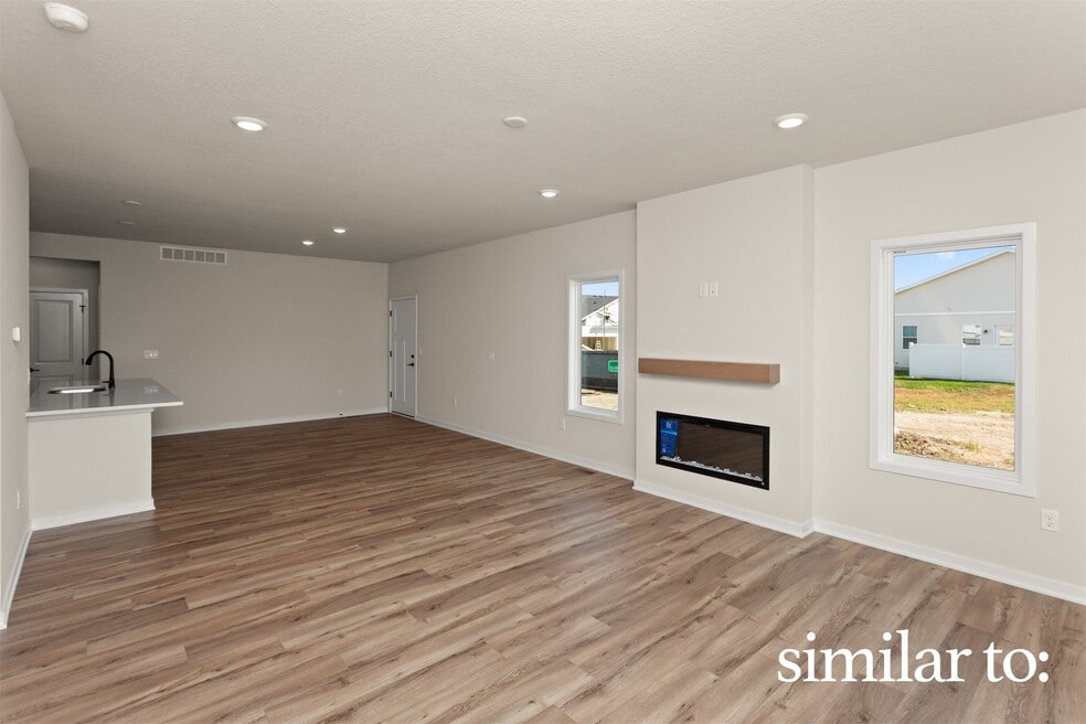 9740 Regatta Ln, Johnston, IA 50131 - photo 1