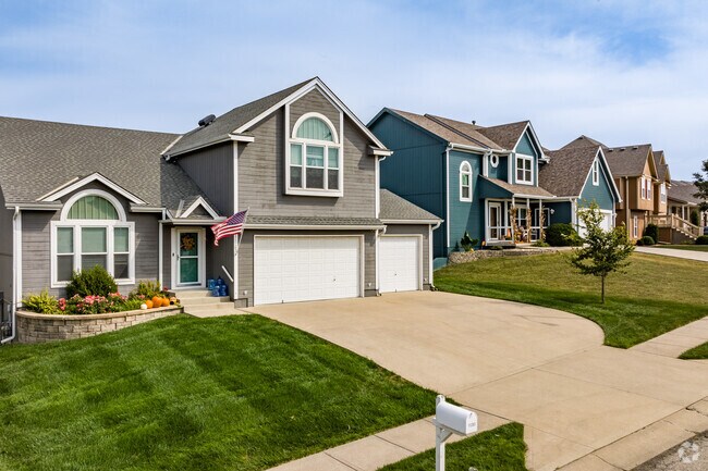 Brightly colored homes line the streets on the Outer Gashland-Nashua subdivisions.