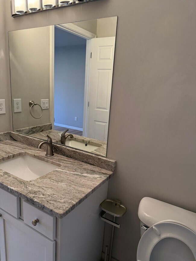 5560 Pine Aires Dr unit 5560 Pine Aires Dr, Sterling Heights, MI 48314 - photo 6