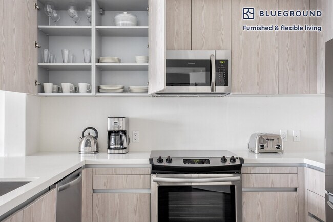 2435 S Sepulveda Blvd unit FL6-ID1046, Los Angeles, CA 90064 - photo 7