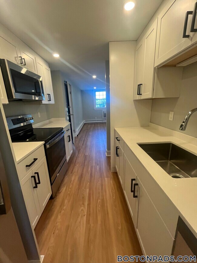 132 Sherman St Unit 11, Cambridge, MA 02140