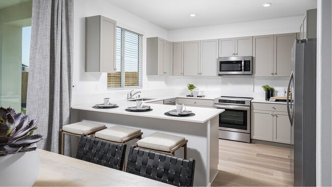 8396 Sinesky Way, Elk Grove, CA 95757 - photo 2