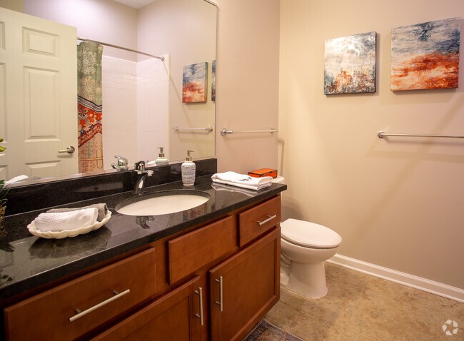 Rosslyn- 2BR, 2BA