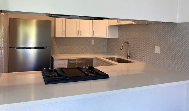 6915 Quail Place unit West Bluff Hills, Carlsbad, CA 92009 - photo 2