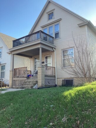 2943 N Newhall St Unit Lower, Milwaukee, WI 53211